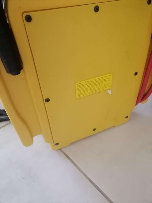 DYNAMIC JUMP STARTER/POWER SUPPLY(PORTABLE FRIDGES/LAPTOP/PHONES ETC) - Needs Battery