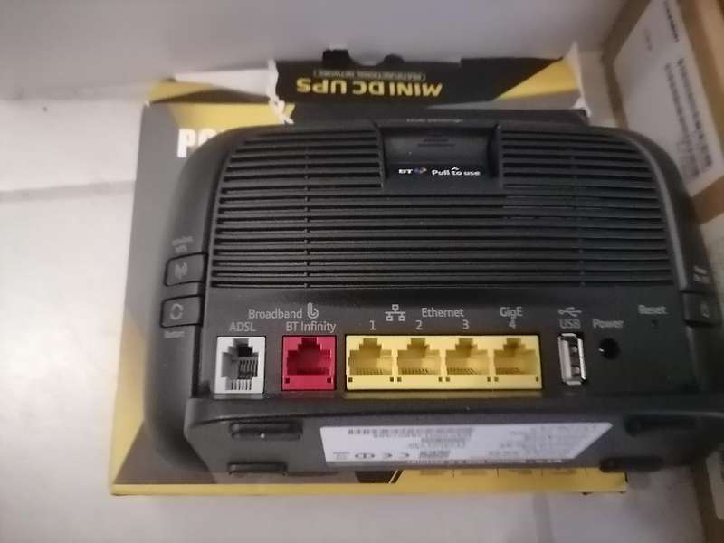 LOT OF ELECTRONICS*ONE BID FOR THE LOT AS PER PICS*