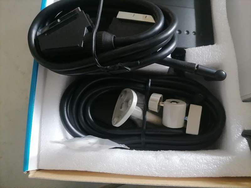 *WEEKEND SPECIAL*New Bench KH 2074 Indoor and Outdoor wireless Surveillance Camera Set in Box