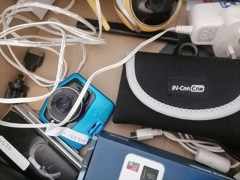*WEEKEND SPECIAL*LOT OF ELECTRONICS*ONE BID FOR THE LOT AS PER PICS*