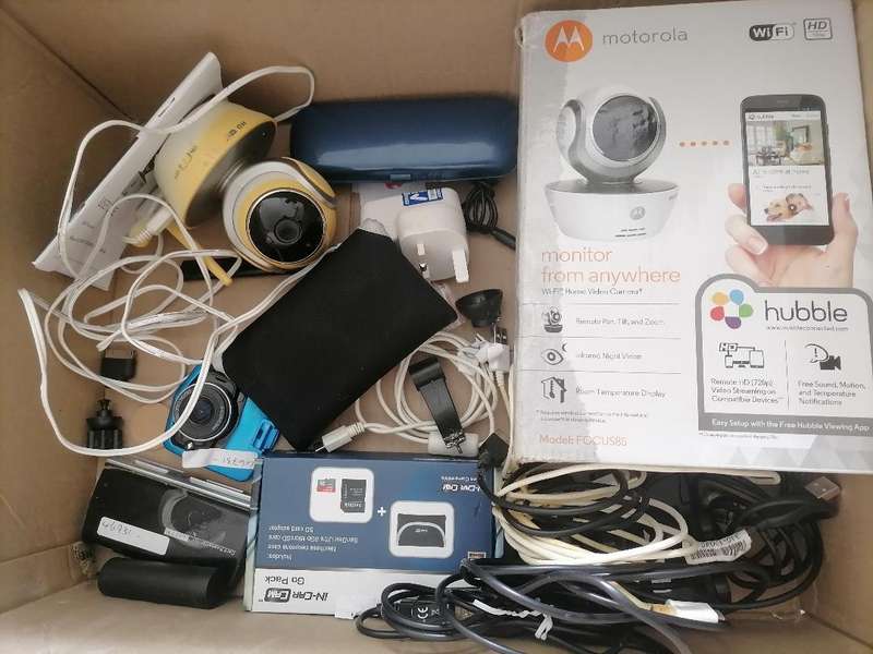 *WEEKEND SPECIAL*LOT OF ELECTRONICS*ONE BID FOR THE LOT AS PER PICS*