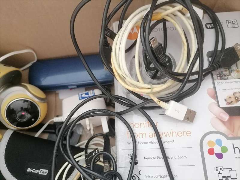 *WEEKEND SPECIAL*LOT OF ELECTRONICS*ONE BID FOR THE LOT AS PER PICS*