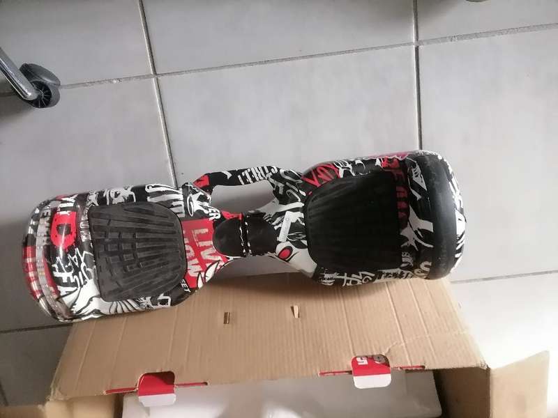 Smart 6.5 inch Balance Board with LED Lights and BT Speaker in Box