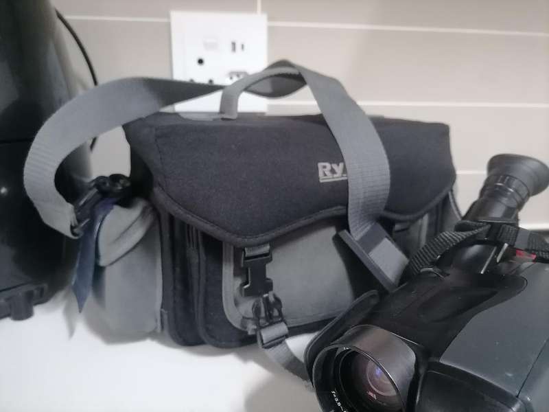 JVC GR-AX337 Camcorder with Carry Bag