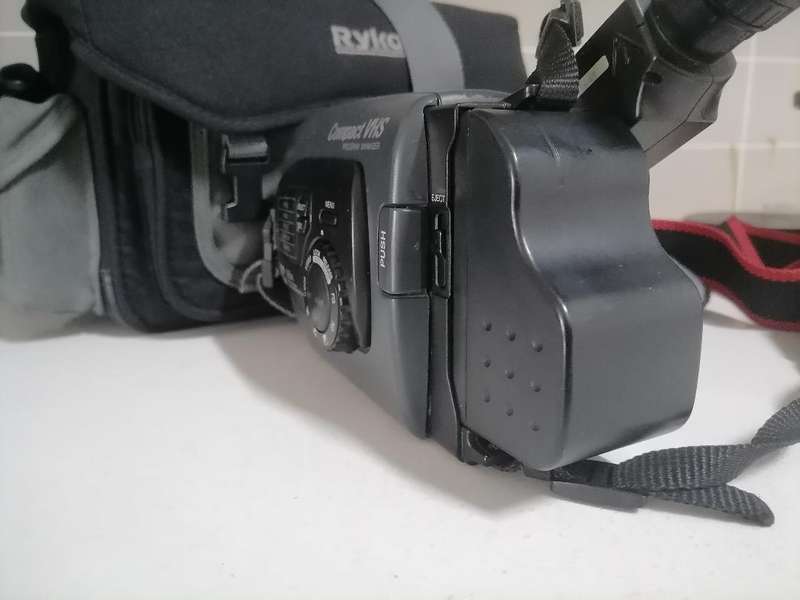 JVC GR-AX337 Camcorder with Carry Bag