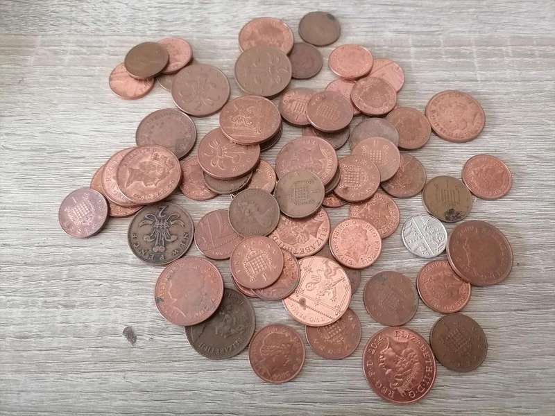 **LOT OF BRITISH VINTAGE COINS*
