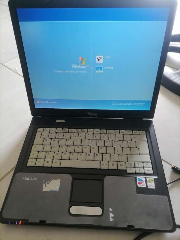 FUJITSU SIEMENS AMILO PRO LAPTOP