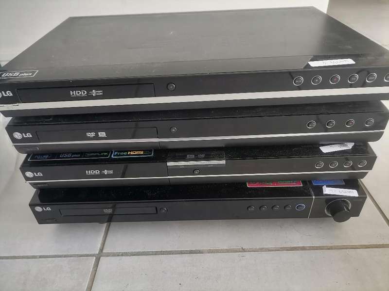 LOT OF LG DVD PLAYERS