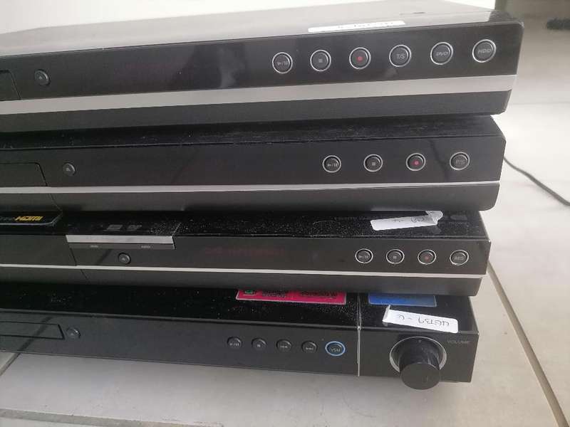 LOT OF LG DVD PLAYERS