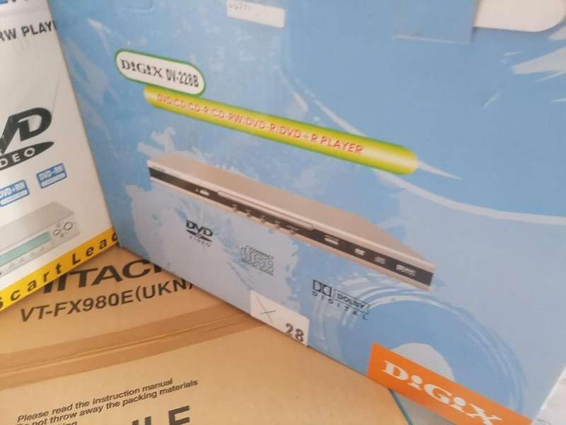 LOT OF DVD/VIDEO CASETTE RECORDER*NEW/UK PLUG(STORAGE)