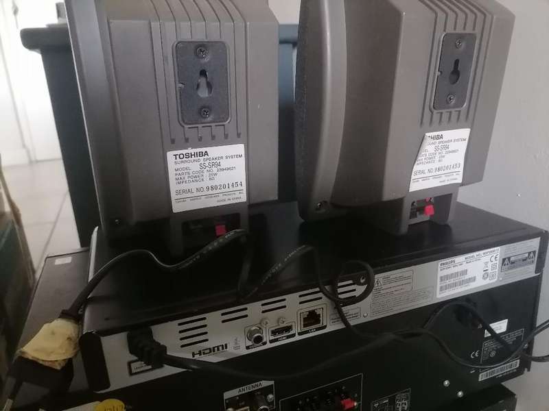 LOT OF DVD PLAYERS/SURROUND SOUND SYSTEMS,TOSHIBA SPEAKERS