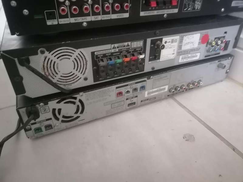 LOT OF DVD PLAYERS/SURROUND SOUND SYSTEMS,TOSHIBA SPEAKERS