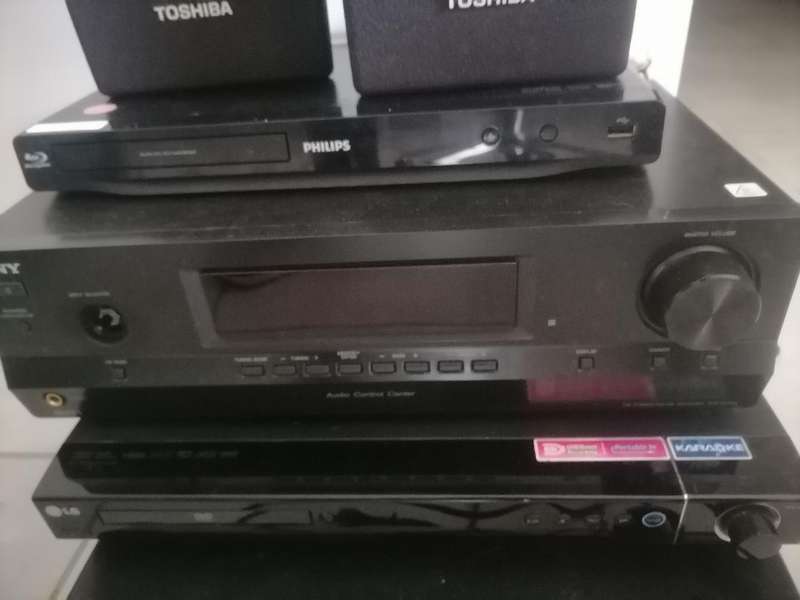 LOT OF DVD PLAYERS/SURROUND SOUND SYSTEMS,TOSHIBA SPEAKERS