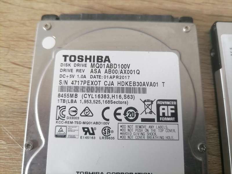 2 X 1TB Laptop Hard Drives*1 x Seagate+ 1 x Toshiba*one bid for both*