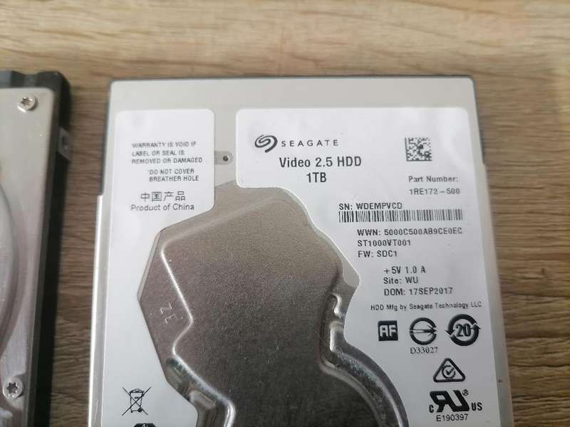 2 X 1TB Laptop Hard Drives*1 x Seagate+ 1 x Toshiba*one bid for both*