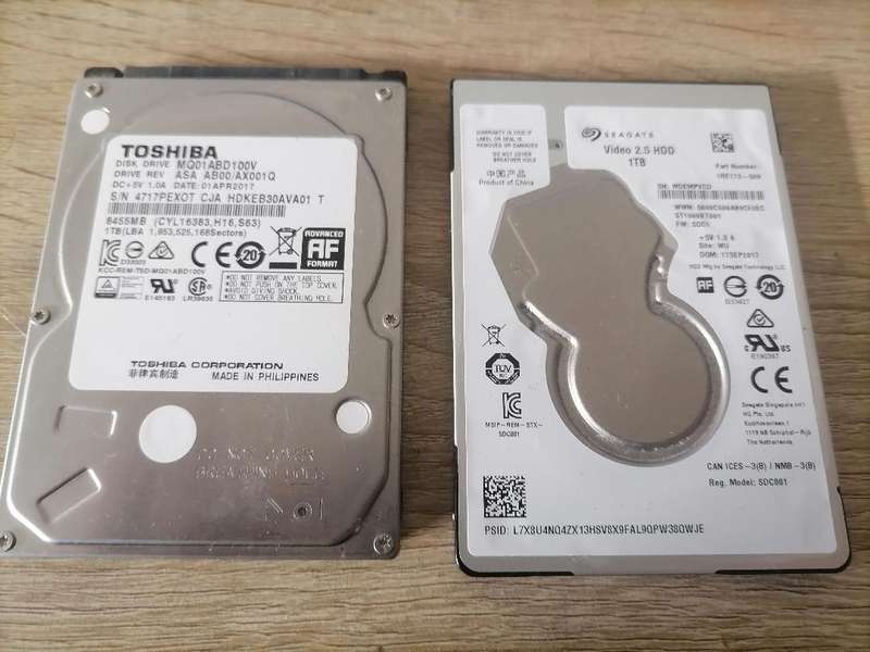 2 X 1TB Laptop Hard Drives*1 x Seagate+ 1 x Toshiba*one bid for both*