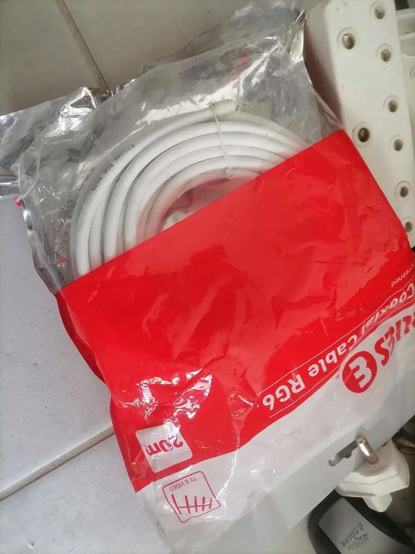Bulk lot of electronics - one bid for the lot