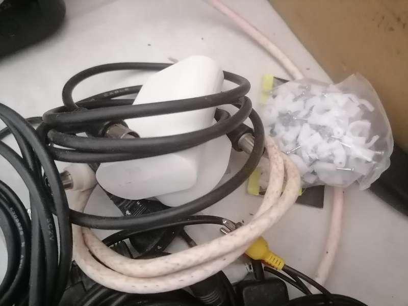 Bulk lot of electronics - one bid for the lot