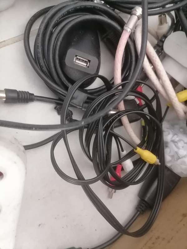 Bulk lot of electronics - one bid for the lot