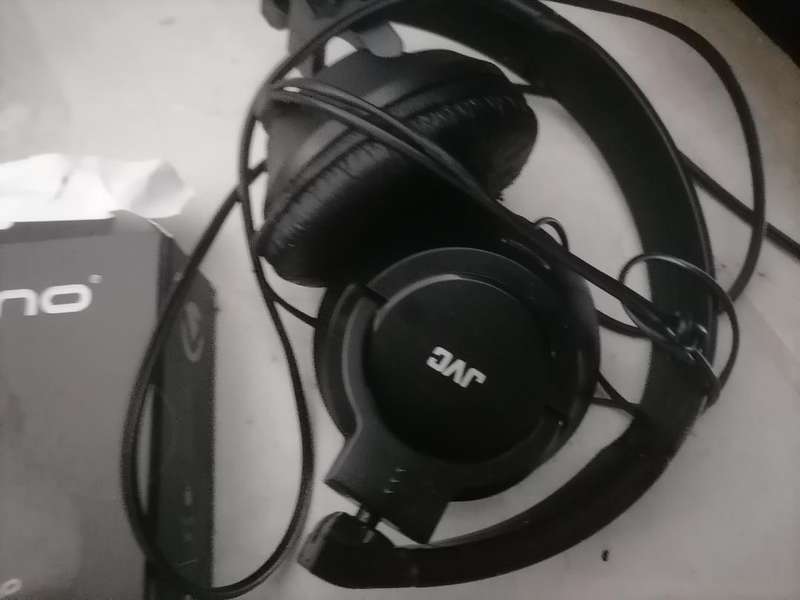 BULK LOT OF ELECTRONICS*ONE BID FOR THE LOT