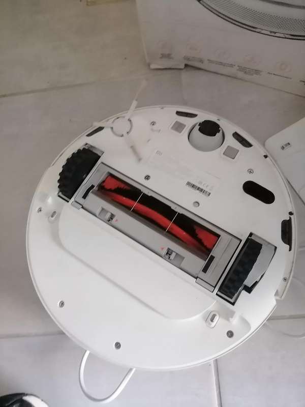 Xiaomi my robot vac in box*battery needs replacing*