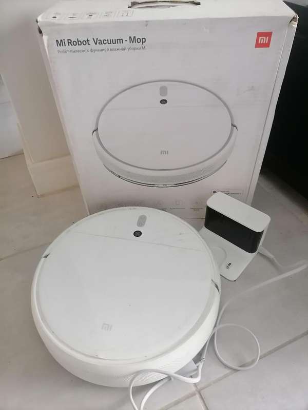 Xiaomi my robot vac in box*battery needs replacing*