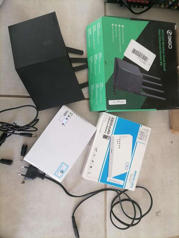 Jiageng 8800 mAh UPS with Cables+360 AC1200 DUAL BAND ROUTER*