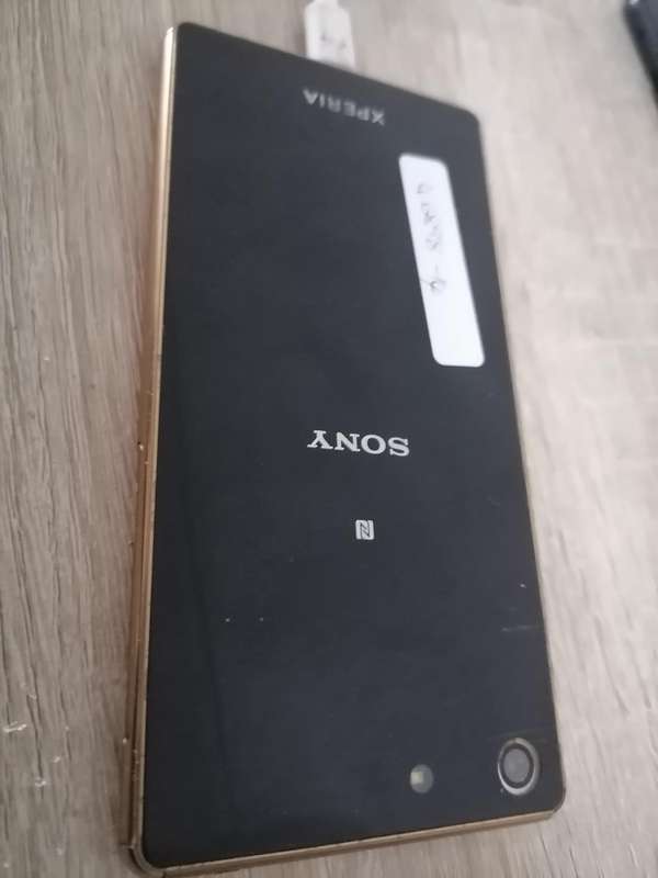 2 x SONY EXPERIA PHONES