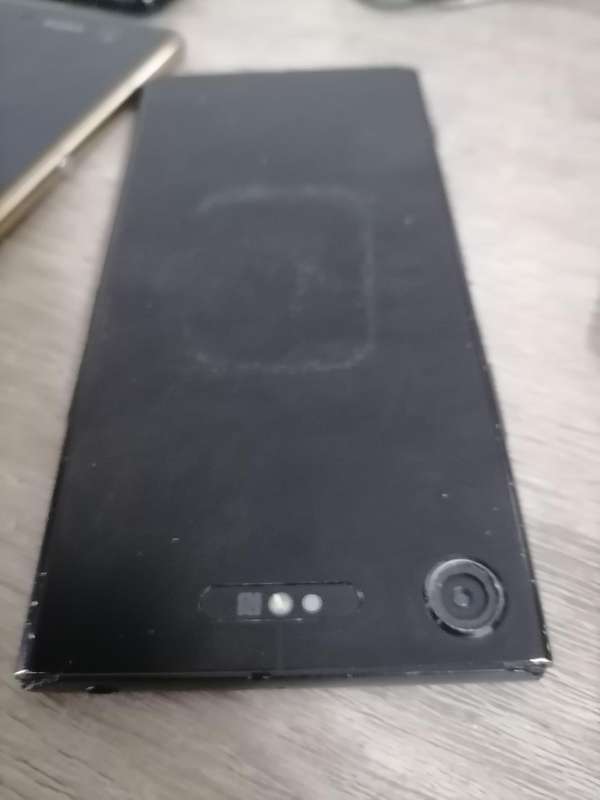 2 x SONY EXPERIA PHONES