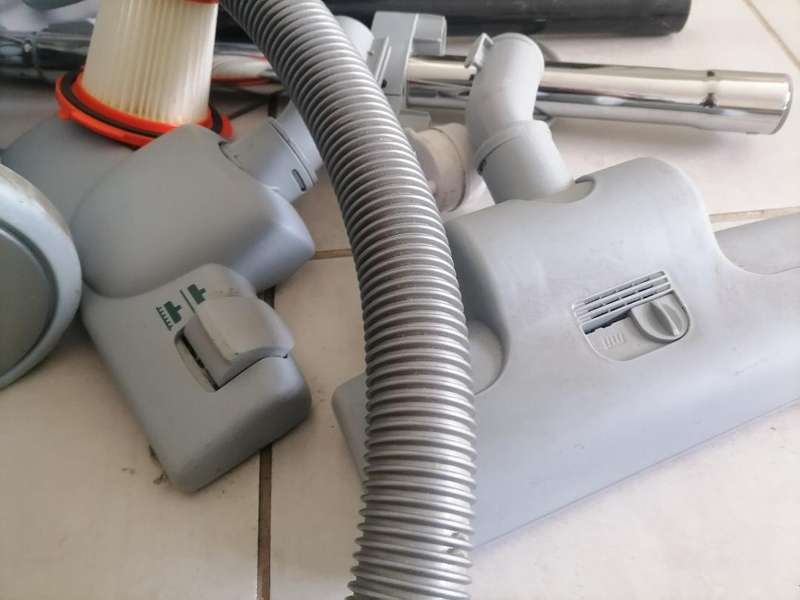 ELECTROLUX CYCLONE ULTRA 2000W IN BOX WITH ACCESSORIES