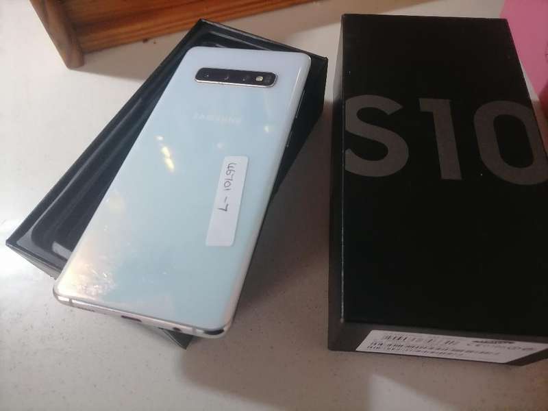 SAMSUNG GALAXY S10+
