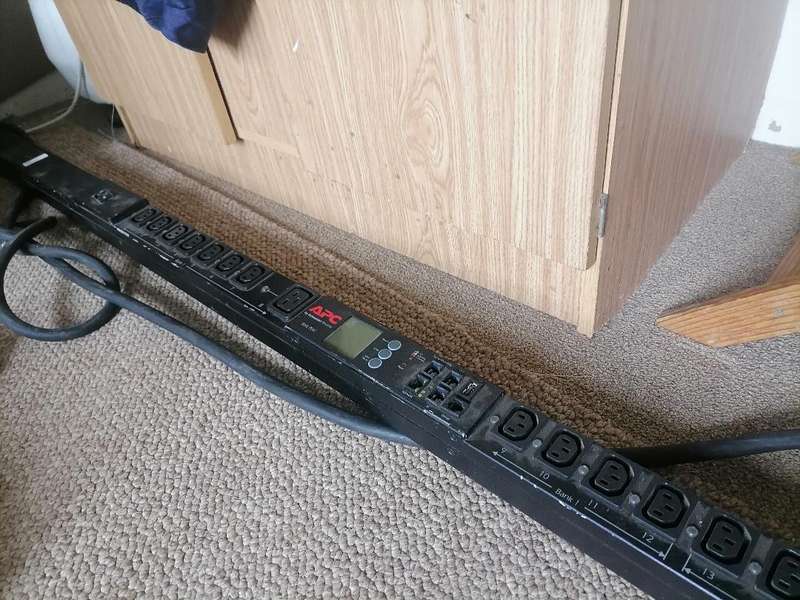 APC AP8953 PDU Rack