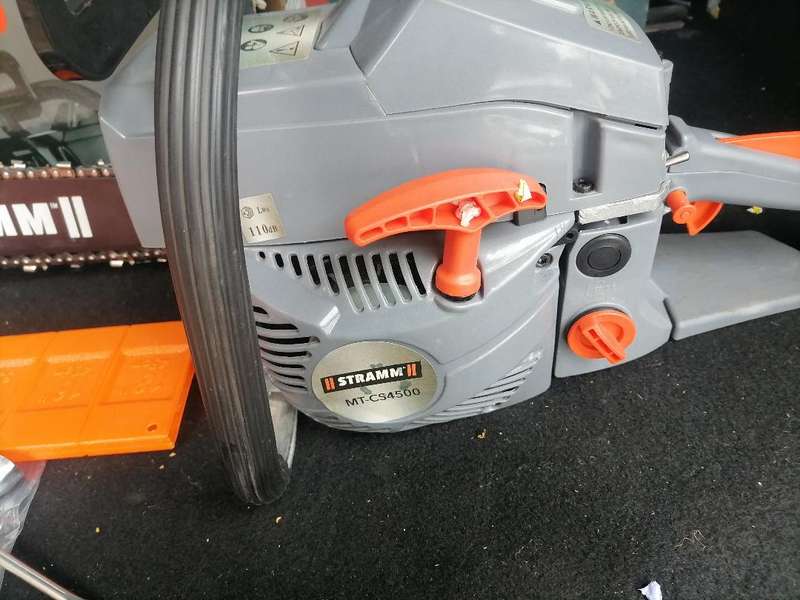 **STRAM 45CC CHAINSAW IN BOX WITH GUIDE BAR,CHAIN,TOOLS ETC**