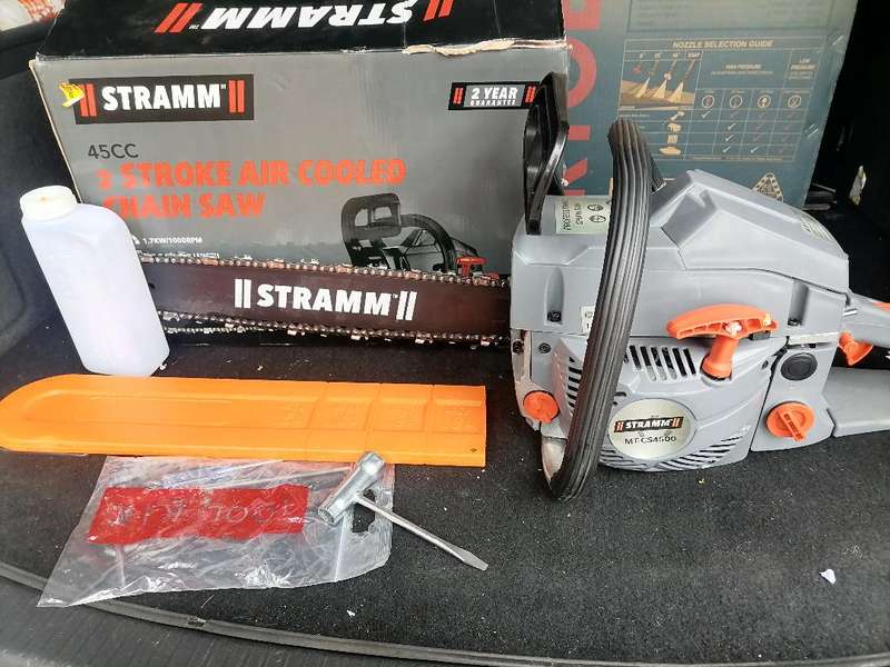 **STRAM 45CC CHAINSAW IN BOX WITH GUIDE BAR,CHAIN,TOOLS ETC**
