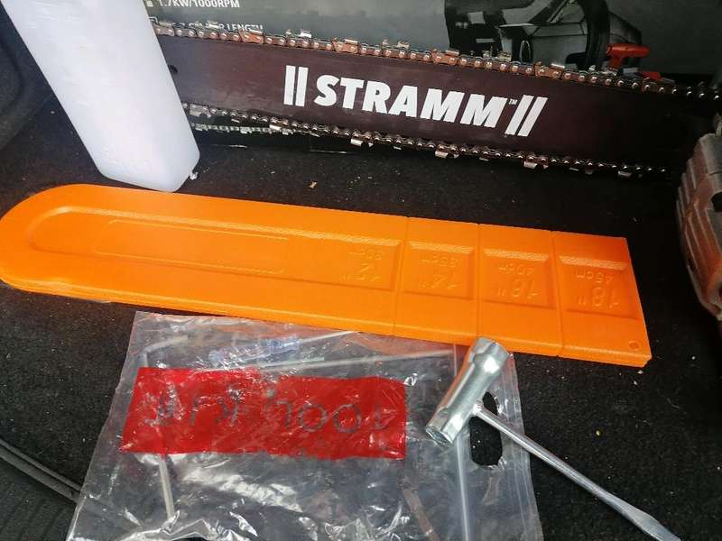 **STRAM 45CC CHAINSAW IN BOX WITH GUIDE BAR,CHAIN,TOOLS ETC**
