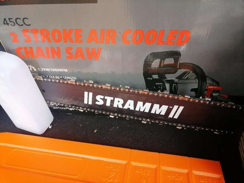 **STRAM 45CC CHAINSAW IN BOX WITH GUIDE BAR,CHAIN,TOOLS ETC**