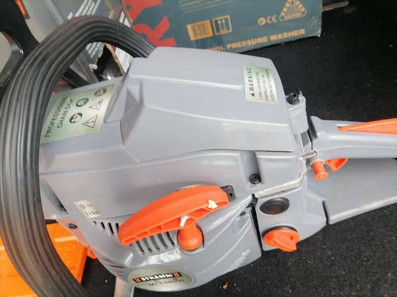 **STRAM 45CC CHAINSAW IN BOX WITH GUIDE BAR,CHAIN,TOOLS ETC**