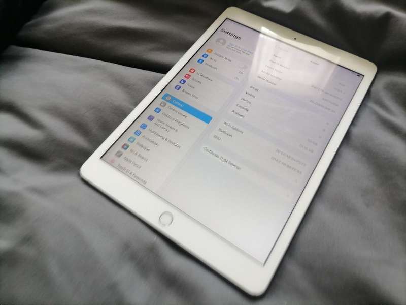 APPLE IPAD 10" A2197 7TH GEN.32GB, WIFI/BT. CHARGER*EXCELLENT CONDITION*