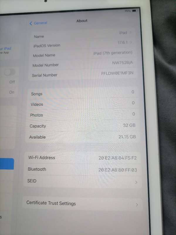 APPLE IPAD 10" A2197 7TH GEN.32GB, WIFI/BT. CHARGER*EXCELLENT CONDITION*