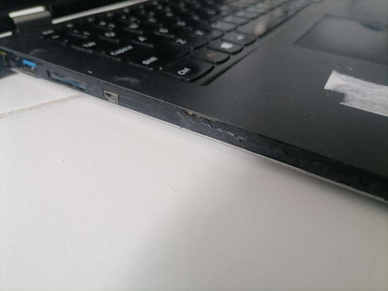 I5 LENOVO YOGA 2 11 LAPTOP/TABLET. WORKING CRACK ON GLASS*SOLD AS IS**