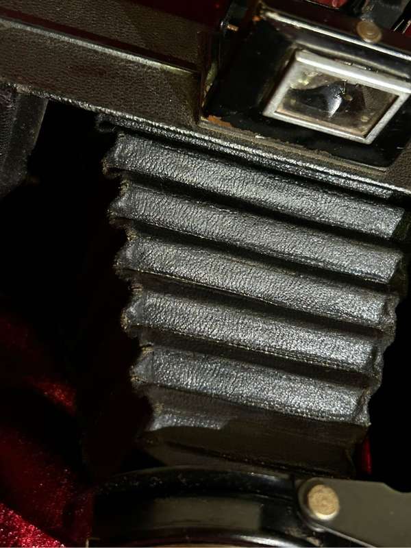 KODAK BROWNIE FOLDING CAMERA FILM SIX-20 MADE IN GREAT BRITAIN VINTAGE