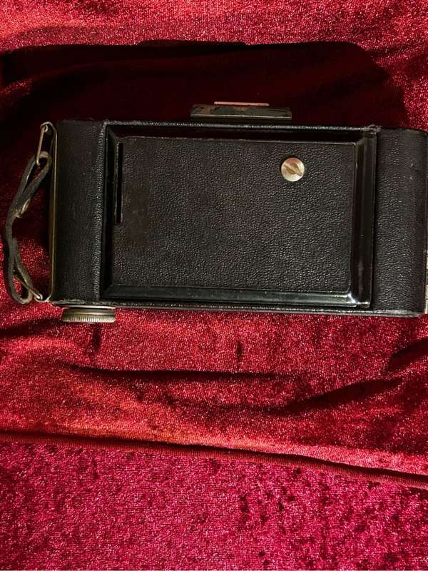 KODAK BROWNIE FOLDING CAMERA FILM SIX-20 MADE IN GREAT BRITAIN VINTAGE