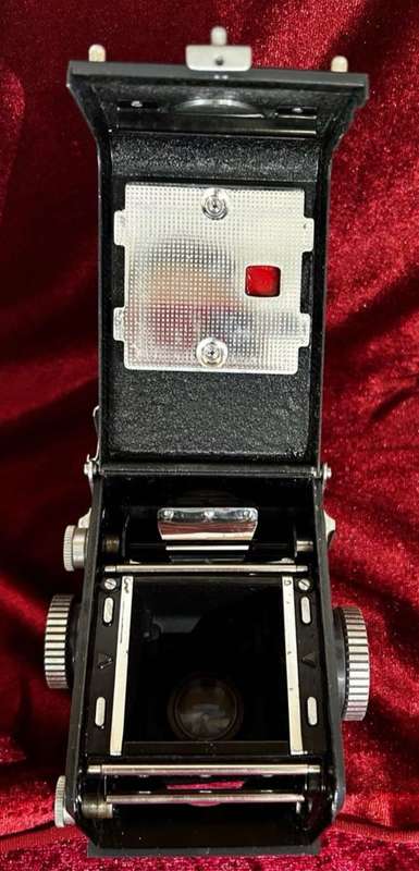 YASHICA 44 TLR Film Camera grey Yashikor 60mm f/3.5 Lens Japan