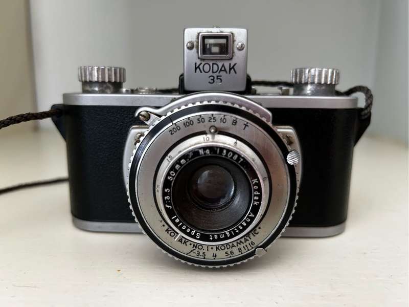 Vintage Kodak 35 camera c. 1940s with anastigmatic 35mm, f/4.5 lens
