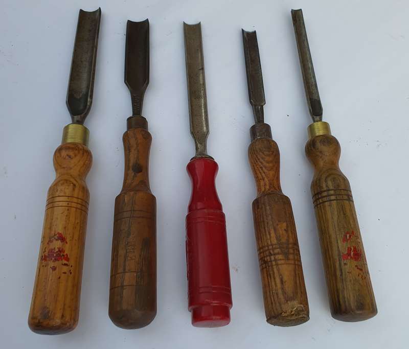Set Of Mixed Vintage Chisels (x9)  Gouge Chisels & Bevel Bench Chisels