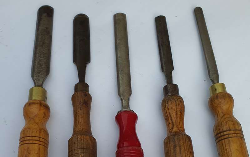Set Of Mixed Vintage Chisels (x9)  Gouge Chisels & Bevel Bench Chisels