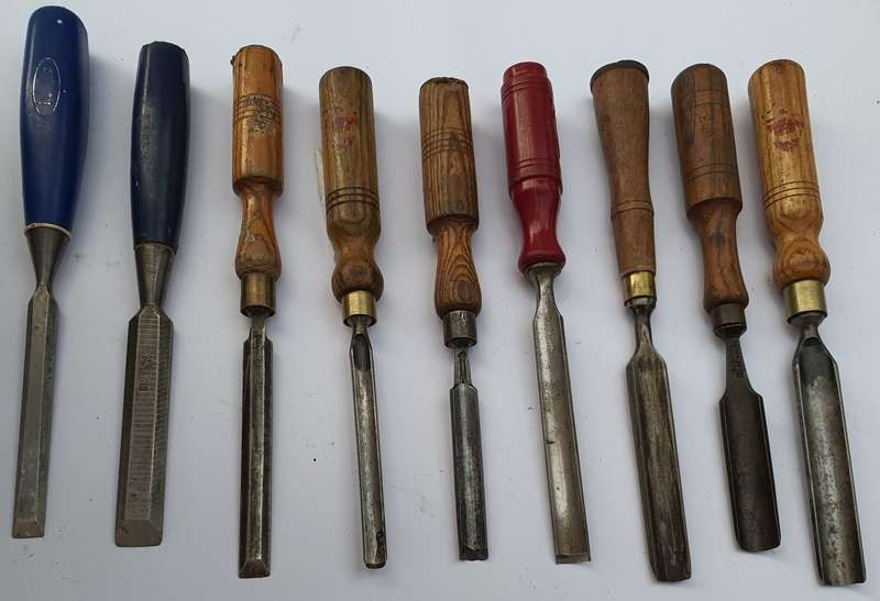 Set Of Mixed Vintage Chisels (x9)  Gouge Chisels & Bevel Bench Chisels