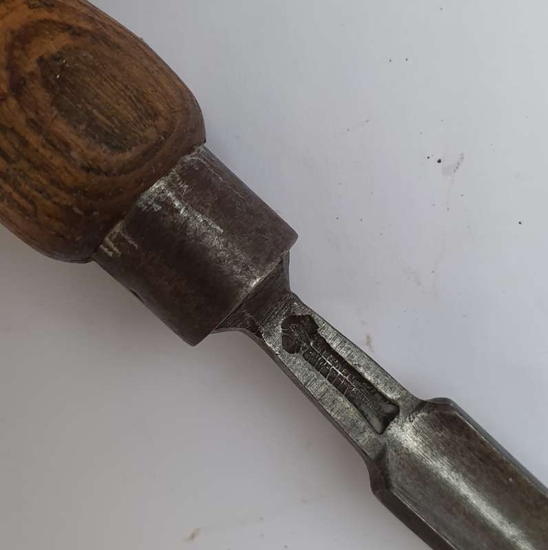 Set Of Mixed Vintage Chisels (x9)  Gouge Chisels & Bevel Bench Chisels