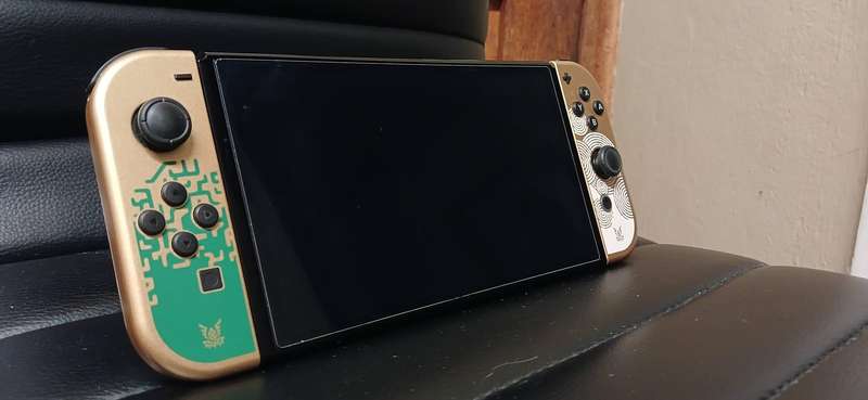 Nintendo Switch OLED Zelda: Tears of the Kingdom Edition