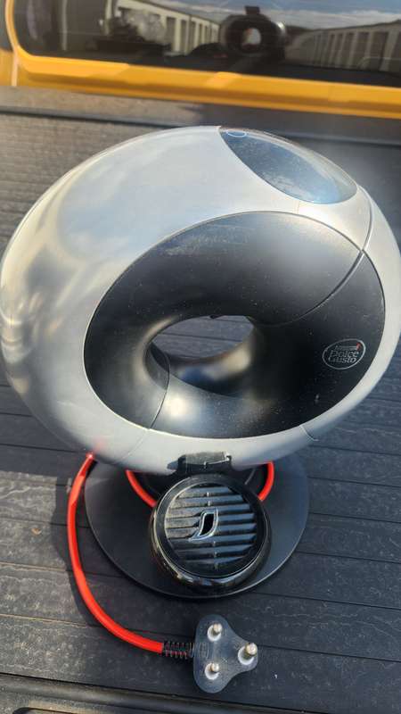 DOLCE GUSTO by De'Longhi Eclipse Hot Drinks Coffee Machine Black & Silver